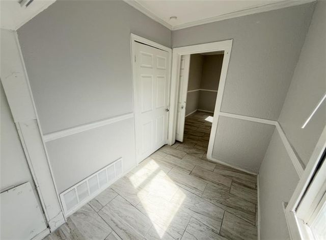 2907 E 61st Street, Kansas City, MO 64130