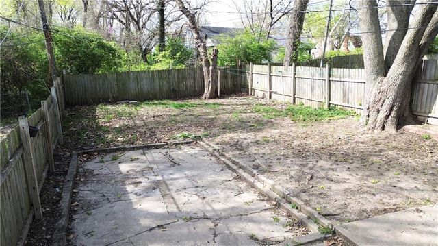 2907 E 61st Street, Kansas City, MO 64130