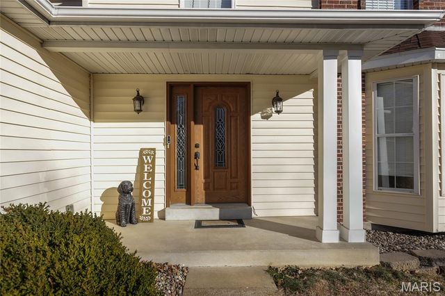 2835 Belle Terre Court, St Louis, MO 63129