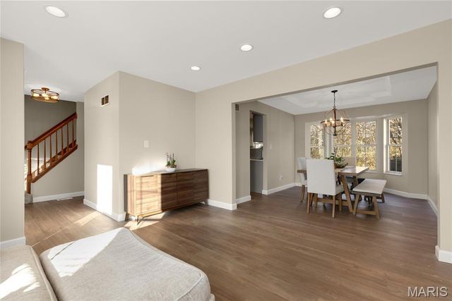 2835 Belle Terre Court, St Louis, MO 63129