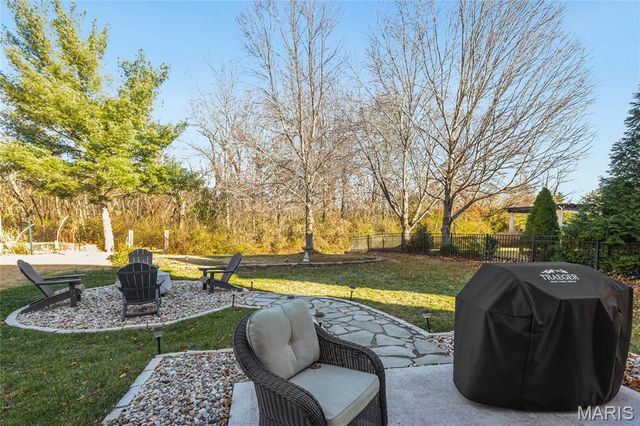 2835 Belle Terre Court, St Louis, MO 63129