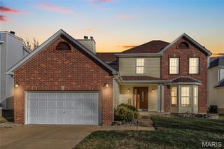 2835 Belle Terre Court, St Louis, MO 63129