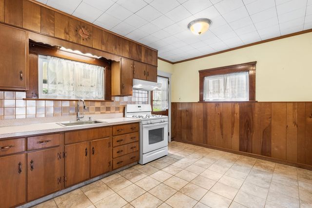 16 NORTH AVE, Wyncote, PA 19095