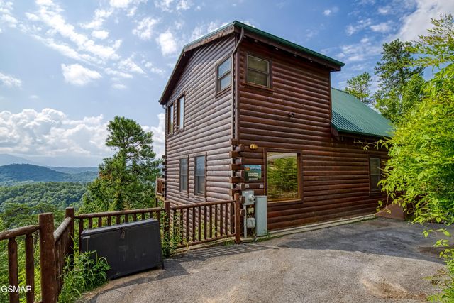 2251 Upper Middle Creek Road, Sevierville, TN 37876