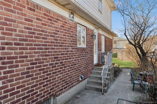 6912 Cloverdale Boulevard, Oakland Gardens, NY 11364