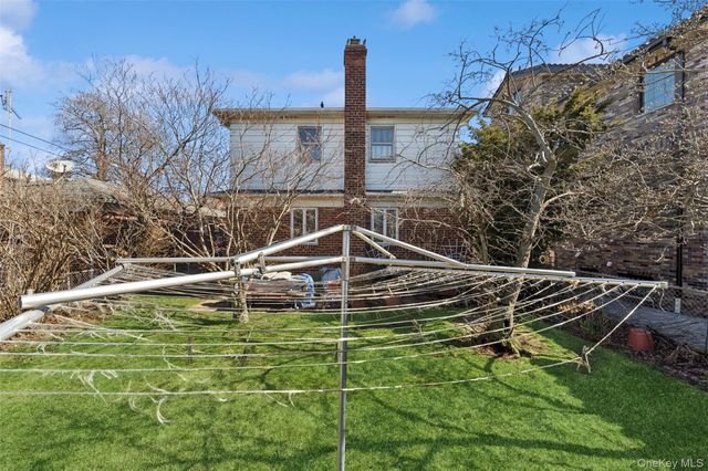 6912 Cloverdale Boulevard, Oakland Gardens, NY 11364