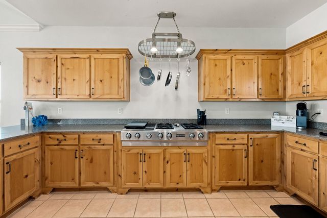 2416 Highway 87, Gilchrist, TX 77617