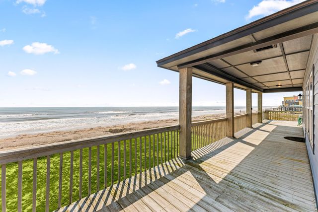 2416 Highway 87, Gilchrist, TX 77617