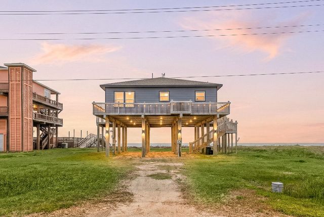 2416 Highway 87, Gilchrist, TX 77617