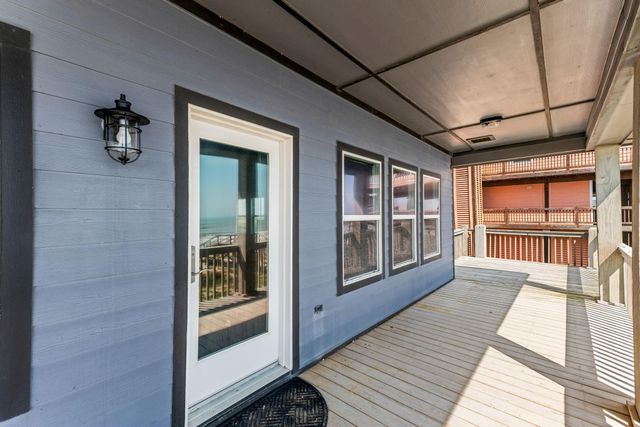 2416 Highway 87, Gilchrist, TX 77617