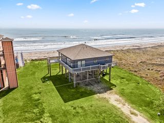 2416 Highway 87, Gilchrist, TX 77617