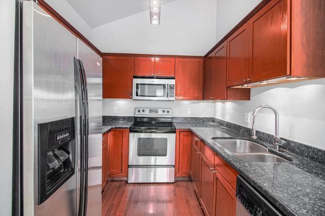 25575 Portico Lane, Novi City, MI 48375