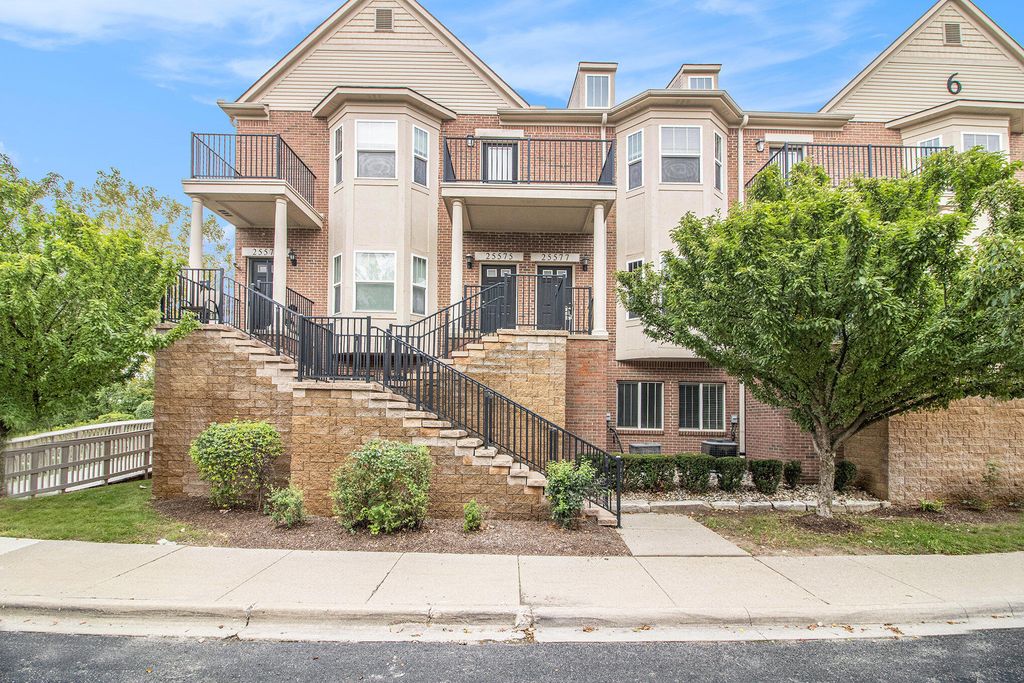 25575 Portico Lane, Novi City, MI 48375