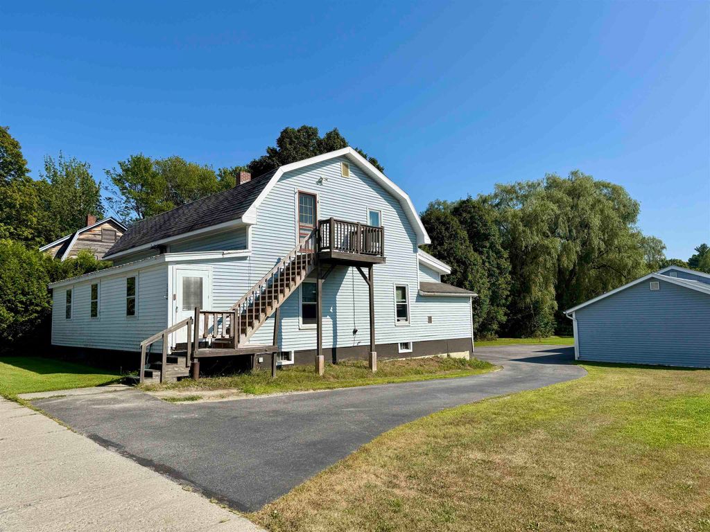 100 School Street, Johnson, VT 05656