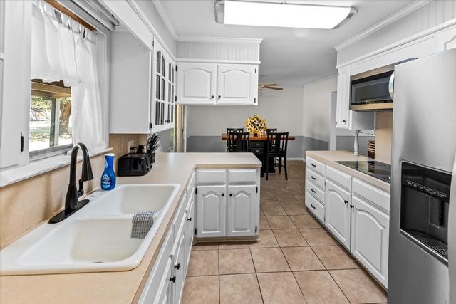 9313 Tree Lake Drive, Waco, TX 76708