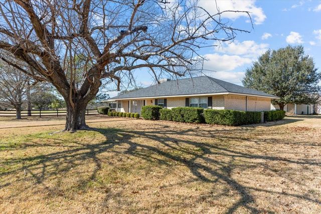 9313 Tree Lake Drive, Waco, TX 76708