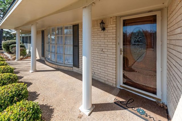 9313 Tree Lake Drive, Waco, TX 76708