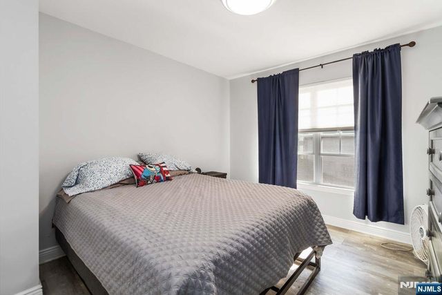 68 Mountainside Drive, Pompton Lakes, NJ 07442