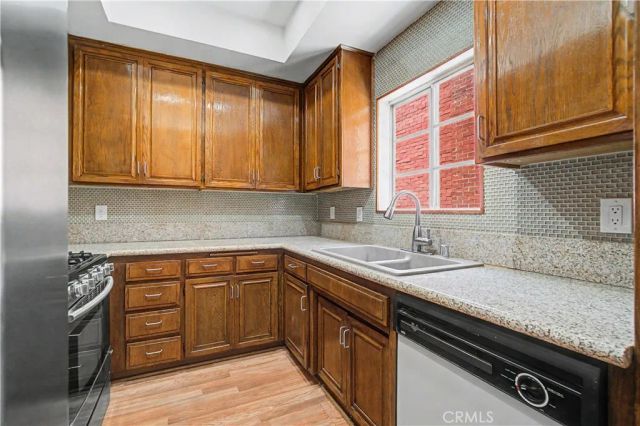 5135 Zelzah 100, Encino, CA 91316