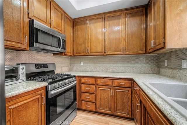 5135 Zelzah 100, Encino, CA 91316
