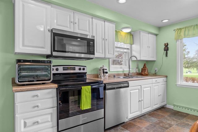 1911 S CARPENTER STREET, Appleton, WI 54915