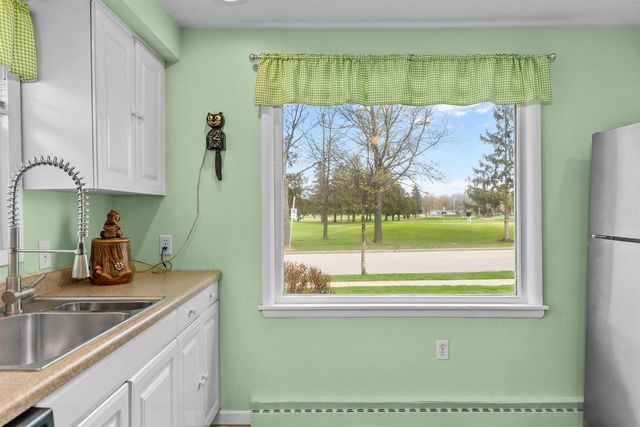 1911 S CARPENTER STREET, Appleton, WI 54915
