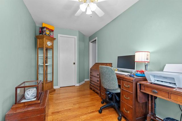 1911 S CARPENTER STREET, Appleton, WI 54915
