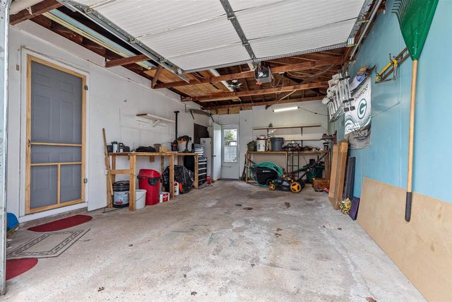 1911 S CARPENTER STREET, Appleton, WI 54915