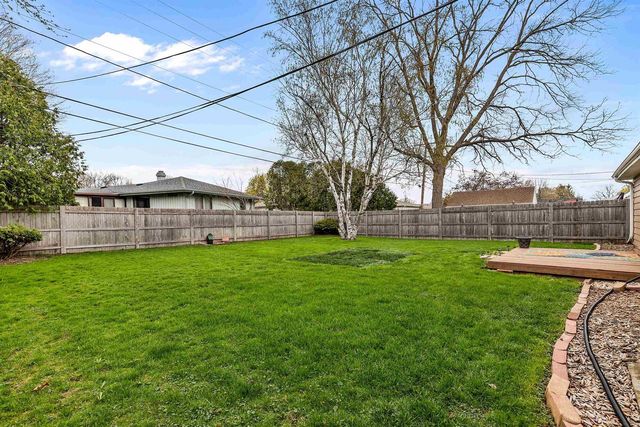 1911 S CARPENTER STREET, Appleton, WI 54915