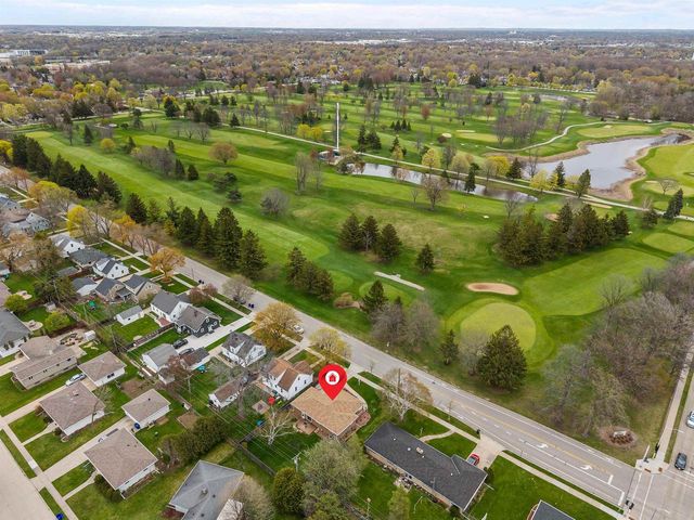 1911 S CARPENTER STREET, Appleton, WI 54915