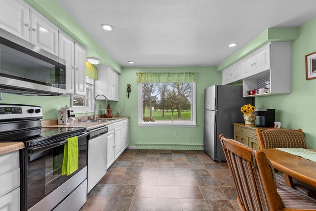 1911 S CARPENTER STREET, Appleton, WI 54915