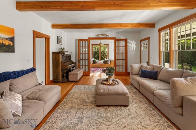 103 Tracy Street, Gallatin Gateway, MT 59730