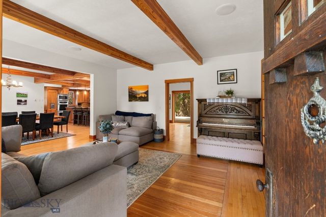 103 Tracy Street, Gallatin Gateway, MT 59730