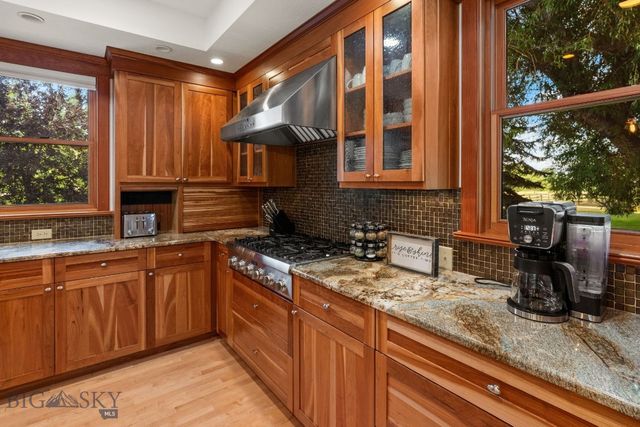 103 Tracy Street, Gallatin Gateway, MT 59730