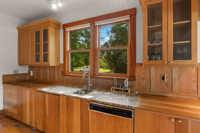 103 Tracy Street, Gallatin Gateway, MT 59730