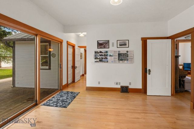 103 Tracy Street, Gallatin Gateway, MT 59730