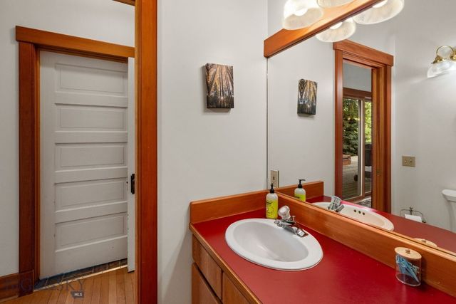 103 Tracy Street, Gallatin Gateway, MT 59730