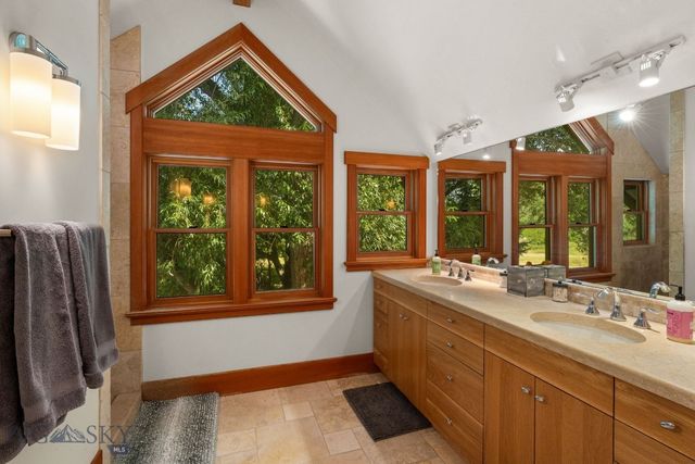 103 Tracy Street, Gallatin Gateway, MT 59730