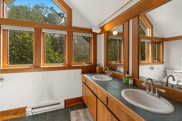 103 Tracy Street, Gallatin Gateway, MT 59730