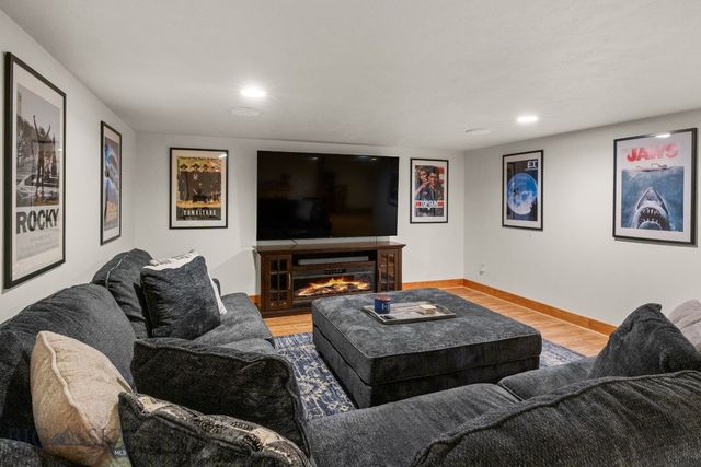 103 Tracy Street, Gallatin Gateway, MT 59730