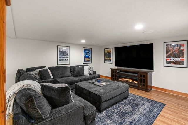 103 Tracy Street, Gallatin Gateway, MT 59730