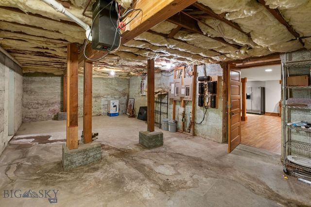 103 Tracy Street, Gallatin Gateway, MT 59730