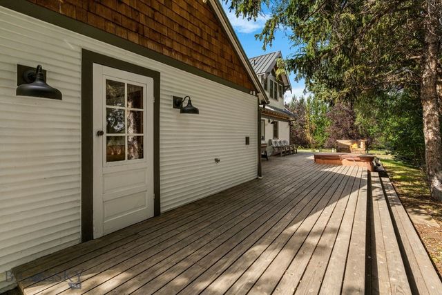 103 Tracy Street, Gallatin Gateway, MT 59730