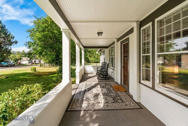 103 Tracy Street, Gallatin Gateway, MT 59730