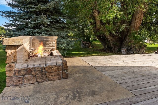 103 Tracy Street, Gallatin Gateway, MT 59730