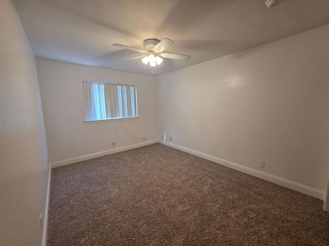 364 N Sunnyside Avenue, Fresno, CA 93727