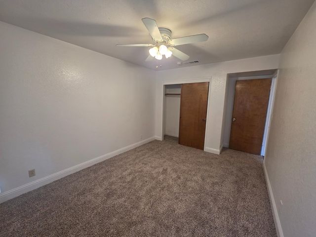 364 N Sunnyside Avenue, Fresno, CA 93727