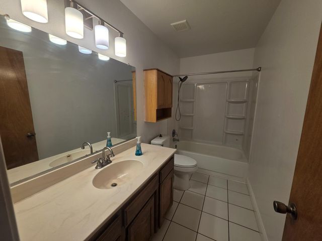 364 N Sunnyside Avenue, Fresno, CA 93727