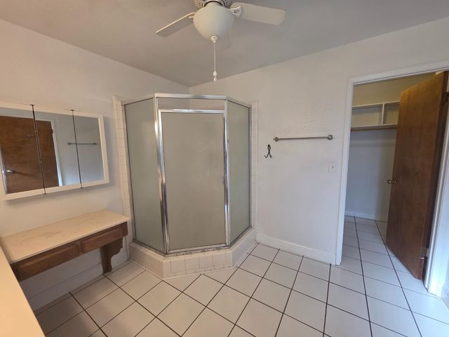 364 N Sunnyside Avenue, Fresno, CA 93727