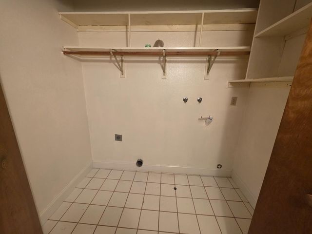 364 N Sunnyside Avenue, Fresno, CA 93727